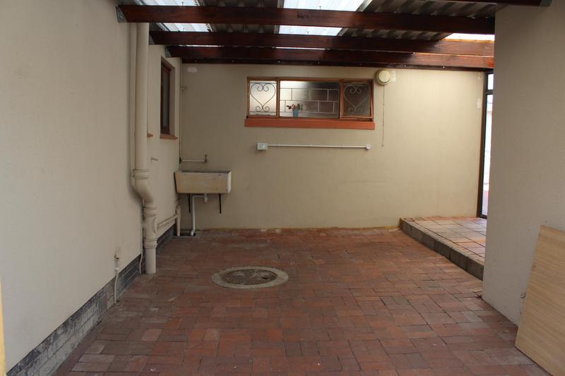 5 Bedroom Property for Sale in Churchill Estate Western Cape